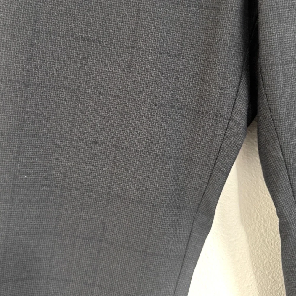 Banana Republic Men's Standard Fit Dress Pants 32x30 Charcoal Grey Black Plaid
